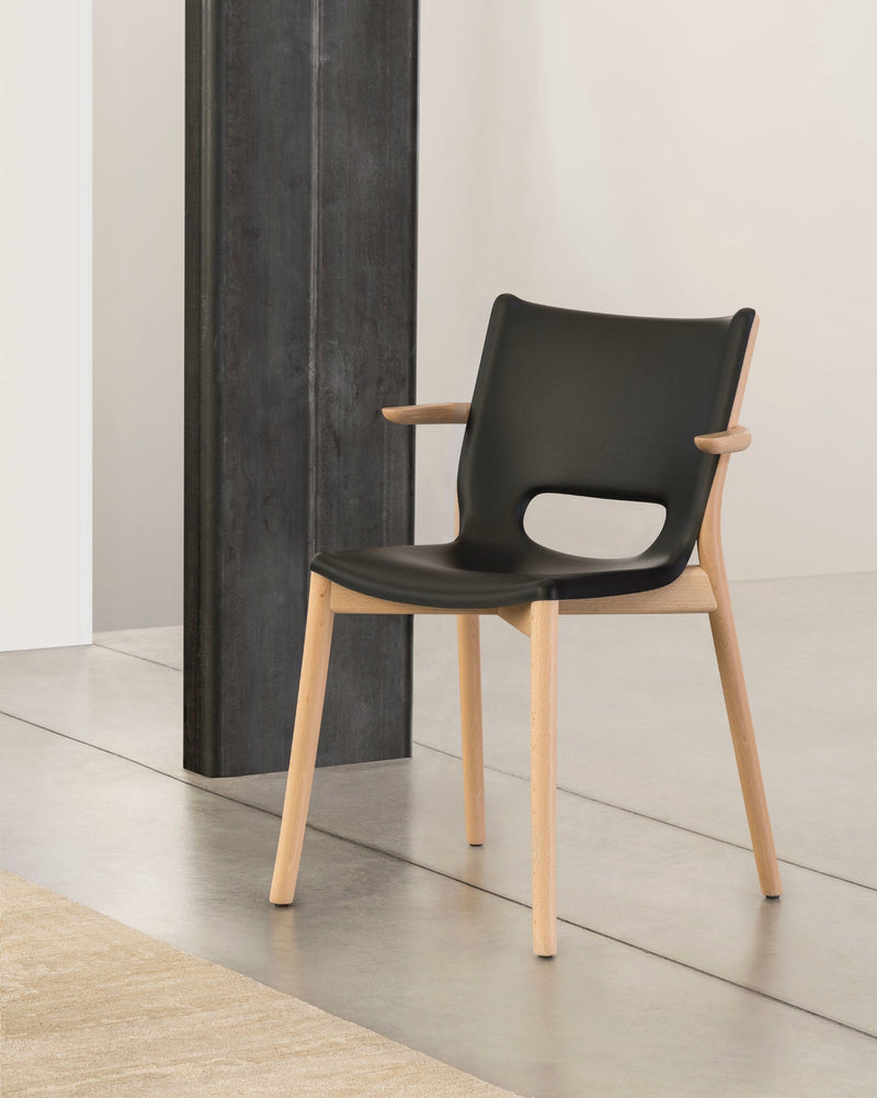 Alessi Poêle sedia monoscocca con braccioli PS20 B nera, design Philippe Starck – foto 2